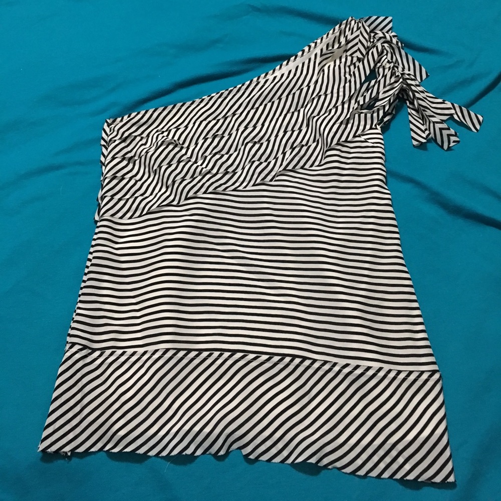 BCBGMaxazria One Shoulder Top Size Small